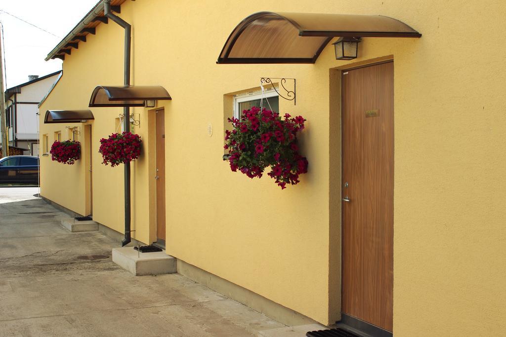 Embrace Hotel & Apartments Parnu Exterior photo