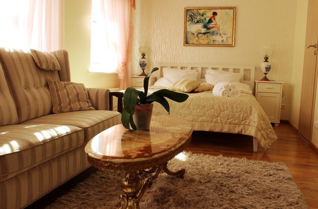 Embrace Hotel & Apartments Parnu Room photo