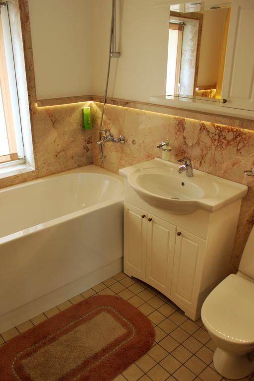 Embrace Hotel & Apartments Parnu Room photo